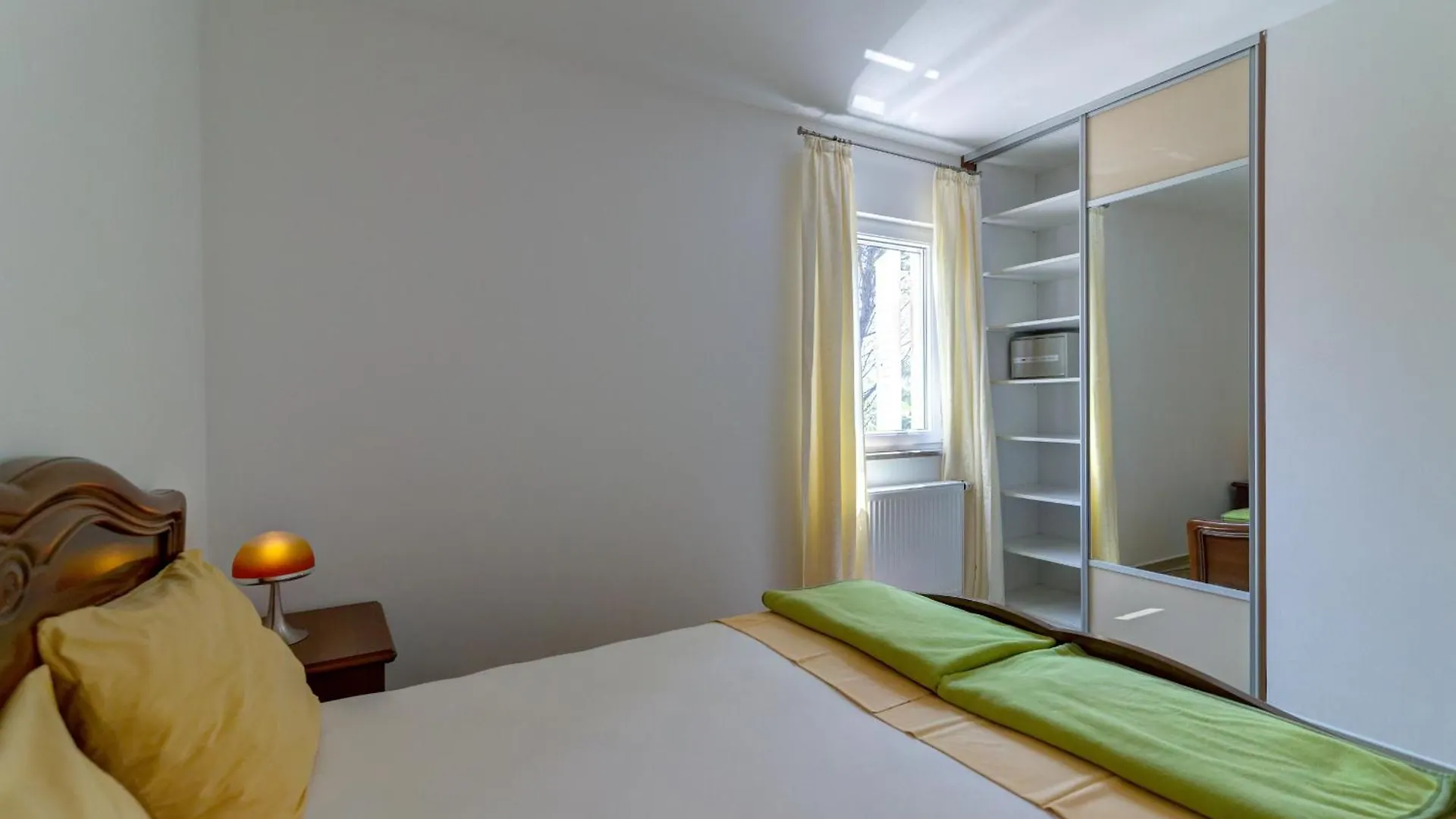 Apartmani Lili 노비비노돌스키 아파트